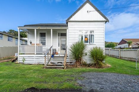 Photo of property in 1 Ann Street, Bluff, 9814