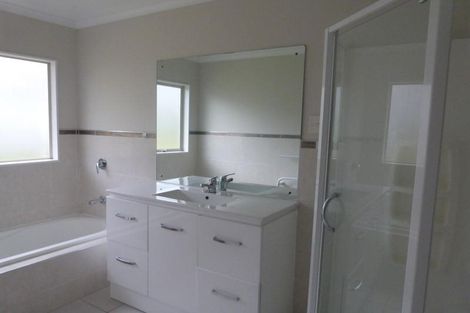 Photo of property in 25 Arlose Place, Westgate, Auckland, 0614