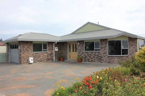 Photo of property in 11 Ponderosa Place, Opunake, 4616