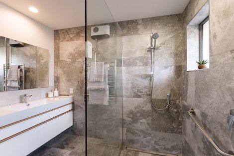 Photo of property in 43 Berkshire Drive, Avonhead, Christchurch, 8042