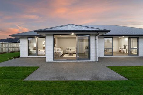 Photo of property in 26 Paradise Way, Halswell, Christchurch, 8025