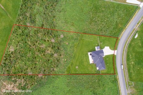 Photo of property in 180 Kingsdale Park Drive, Aokautere, Palmerston North, 4471