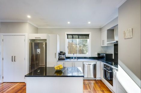 Photo of property in 28 Havelock Road, Hospital Hill, Napier, 4110