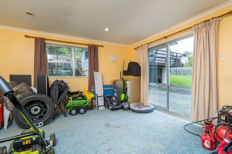 Photo of property in 8 Greenhithe Street, Waihola, Milton, 9073