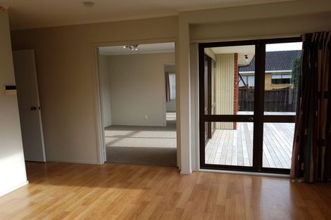 Photo of property in 112 Hutchinsons Road, Bucklands Beach, Auckland, 2014