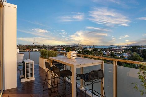 Photo of property in Maison Apartments, 406/16 Huron Street, Takapuna, Auckland, 0622