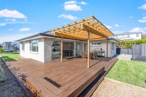 Photo of property in 5 Tirohanga Crescent, Stanmore Bay, Whangaparaoa, 0932