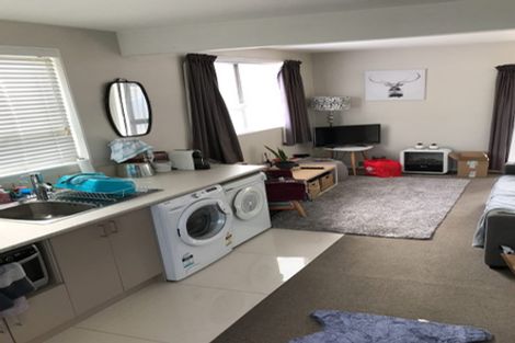 Photo of property in 2/14 Finchley Road, Torbay, Auckland, 0630