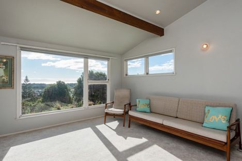 Photo of property in 43 Kotare Street, Waikanae, 5036