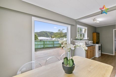 Photo of property in 16 Mimihau Grove, Wainuiomata, Lower Hutt, 5014
