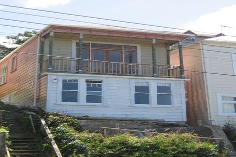 Photo of property in 70 Rolleston Street, Mount Cook, Wellington, 6021