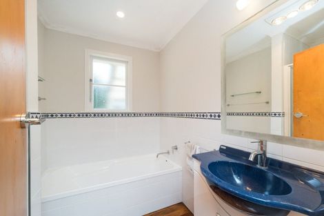 Photo of property in 6 Patea Place, Terrace End, Palmerston North, 4410