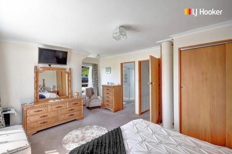 Photo of property in 28 Elwyn Crescent, Green Island, Dunedin, 9018