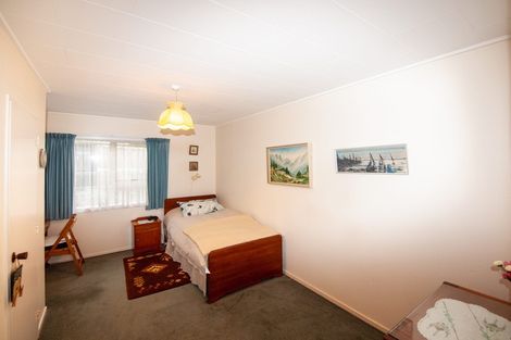 Photo of property in 8 Curacao Place, Grenada Village, Wellington, 6037