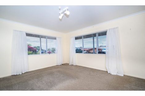 Photo of property in 2 Parkside Road, West Harbour, Auckland, 0618