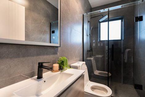 Photo of property in 39c Target Road, Totara Vale, Auckland, 0629