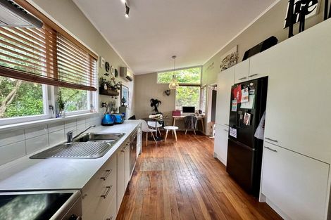 Photo of property in 219 Te Moana Road, Waikanae, 5036