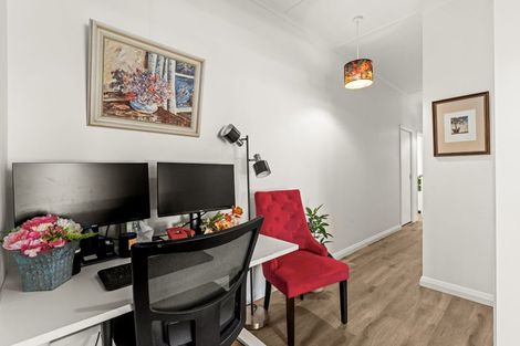 Photo of property in 27 Logan Avenue, Marewa, Napier, 4110