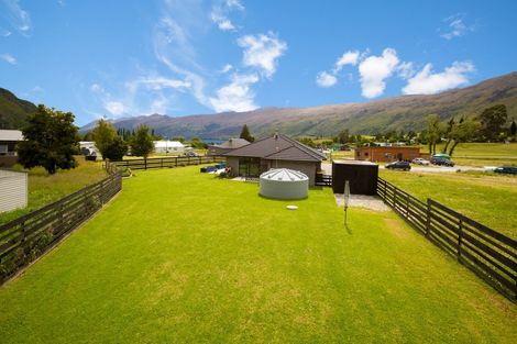 Photo of property in 10 Lakefield Close, Kingston, Athol, 9793