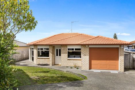 Photo of property in 3 Chesterfield Way, Orewa, 0931
