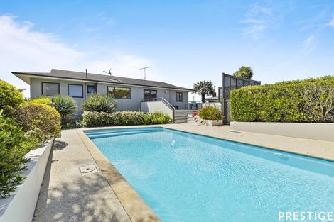 Photo of property in 22a Eastcliffe Road, Castor Bay, Auckland, 0620