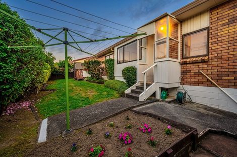 Photo of property in 2/77 Aberfeldy Avenue, Highland Park, Auckland, 2010