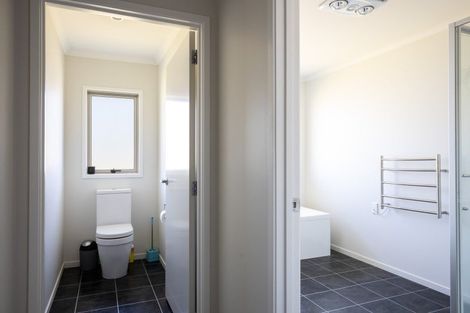 Photo of property in 74 Fernbrook Drive, Hurworth, New Plymouth, 4310