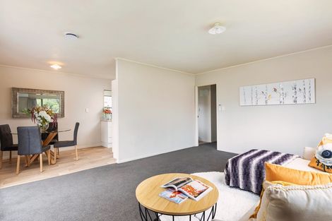 Photo of property in 1/12 Kelkirk Street, Kelston, Auckland, 0602