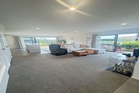 Photo of property in 16 Whiri Lane, Hobsonville, 0616