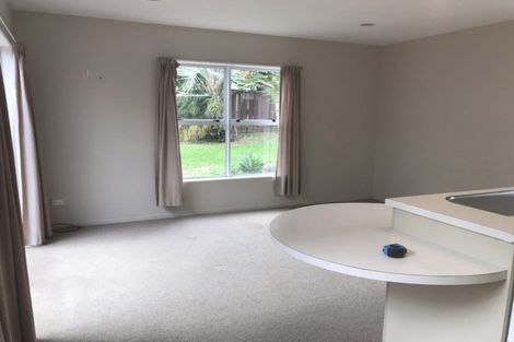 Photo of property in 3 Charles Prevost Drive, The Gardens, Auckland, 2105