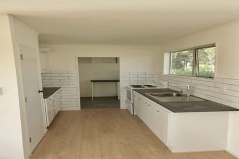 Photo of property in 2/84a Captain Scott Road, Glen Eden, Auckland, 0602