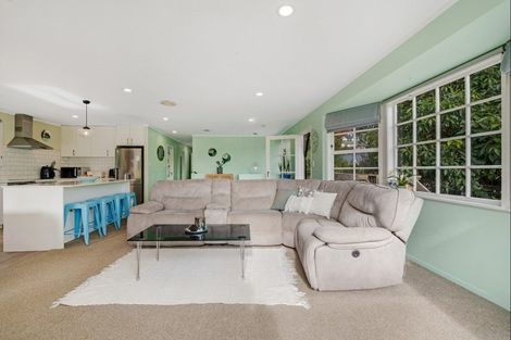 Photo of property in 92 Awaruku Road, Torbay, Auckland, 0630