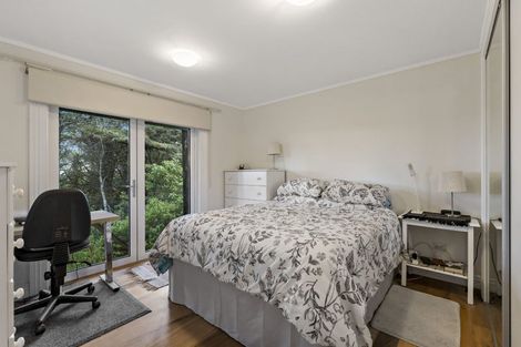 Photo of property in 4 Kereru Grove, Greenhithe, Auckland, 0632