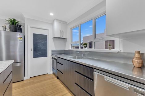 Photo of property in 391 Carrington Street, Upper Vogeltown, New Plymouth, 4310