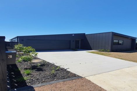 Photo of property in 211 Victoria Street West, Pukekohe, 2120