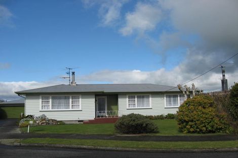 Photo of property in 8 Hobson Place, Solway, Masterton, 5810
