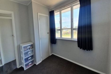 Photo of property in 2 Tiki Street, Castlecliff, Whanganui, 4501