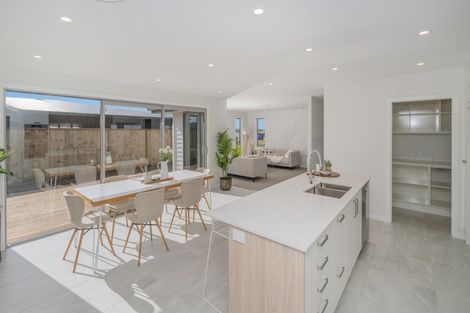 Photo of property in 12 Awatea Drive, Whitianga, 3510