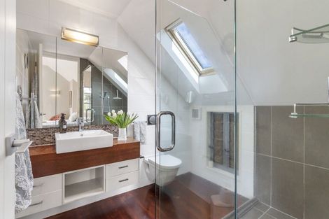Photo of property in 13 Maritime Terrace, Birkenhead, Auckland, 0626