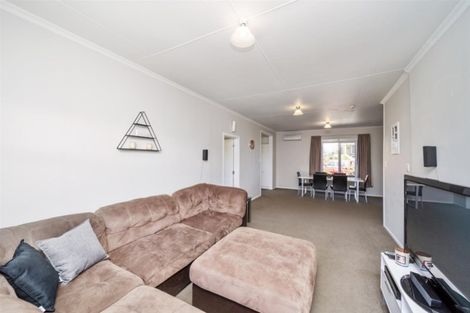 Photo of property in 20 Argyle Street, Kew, Invercargill, 9812