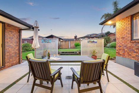 Photo of property in 49 Chesterfield Way, Orewa, 0931