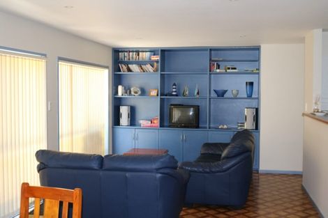 Photo of property in 18 Rewa Place, Russell, 0202