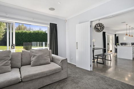 Photo of property in 15 Maple Grove, Acacia Bay, Taupo, 3385