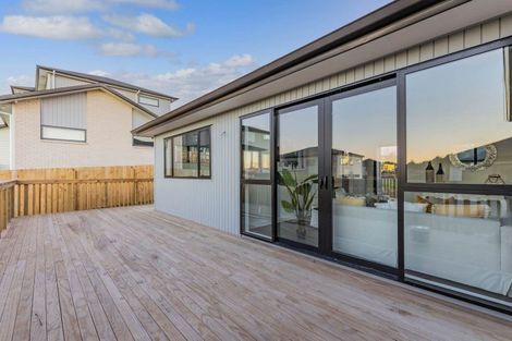 Photo of property in 2 Celestial Crescent, Orewa, 0931
