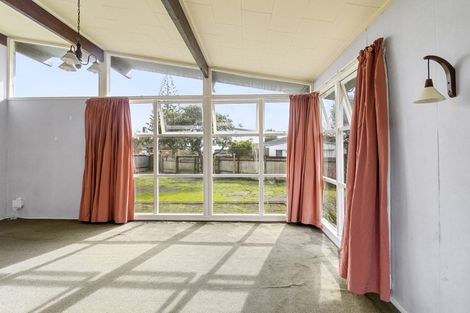 Photo of property in 6 Dalry Place, Mangere Bridge, Auckland, 2022