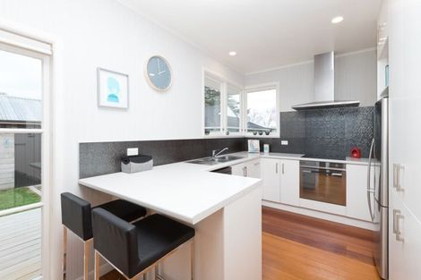 Photo of property in 4 Dover Road, St Andrews, Hamilton, 3200