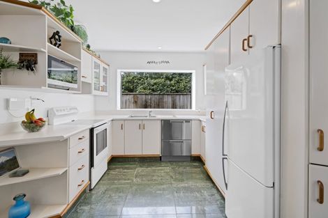 Photo of property in 35a Tukapa Street, Westown, New Plymouth, 4310