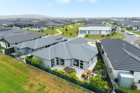 Photo of property in 77 Te Kio Crescent, Papamoa Beach, Papamoa, 3118