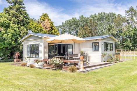 Photo of property in 622 Mountain Road, Lepperton, New Plymouth, 4373