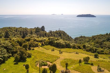 Photo of property in 42 Ocean Beach Road, Tairua, 3508